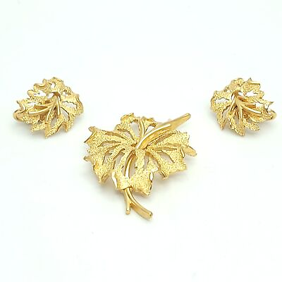 Vintage Crown Trifari Leaf Brooch and Clip On Earrings Set Gold Tone Textured $90.00